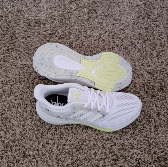 Adidas EQ21 RUN - Picture 2 of 6